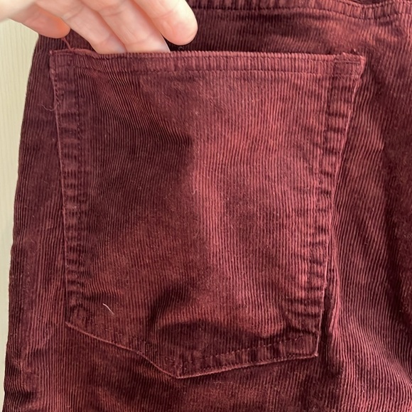 New-gap-34×32-straight chords with gap flex. Burgundy red-smooth corduroy denim. - Picture 3 of 16